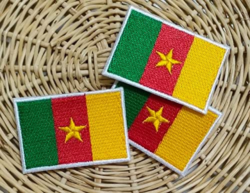Поставени закрпи со знаме на мини Камерун. Камерунско знаме Шие на закрпи Национално знаме на земја, извезени